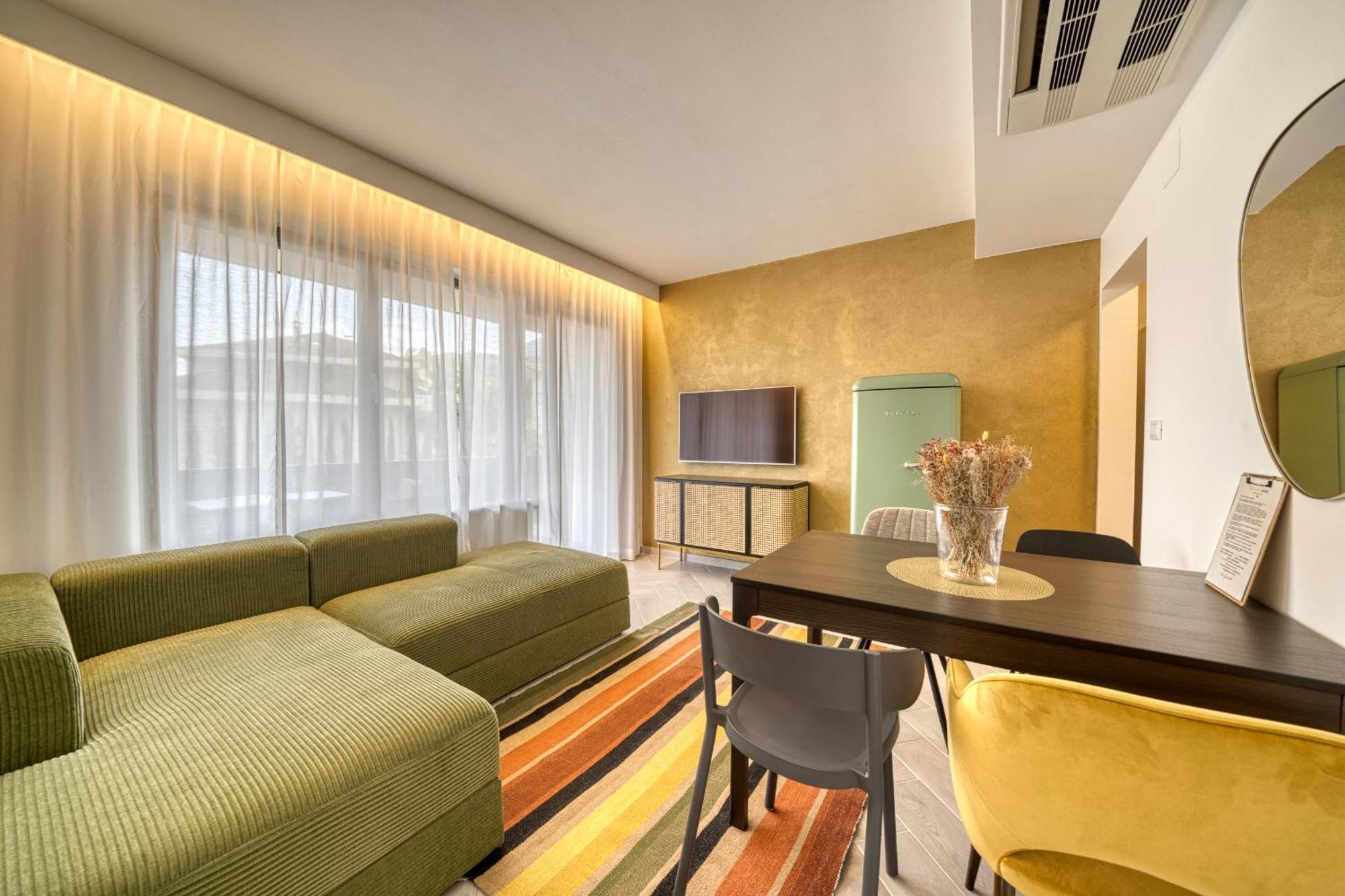 لانا Goldfinger + Suites الغرفة الصورة